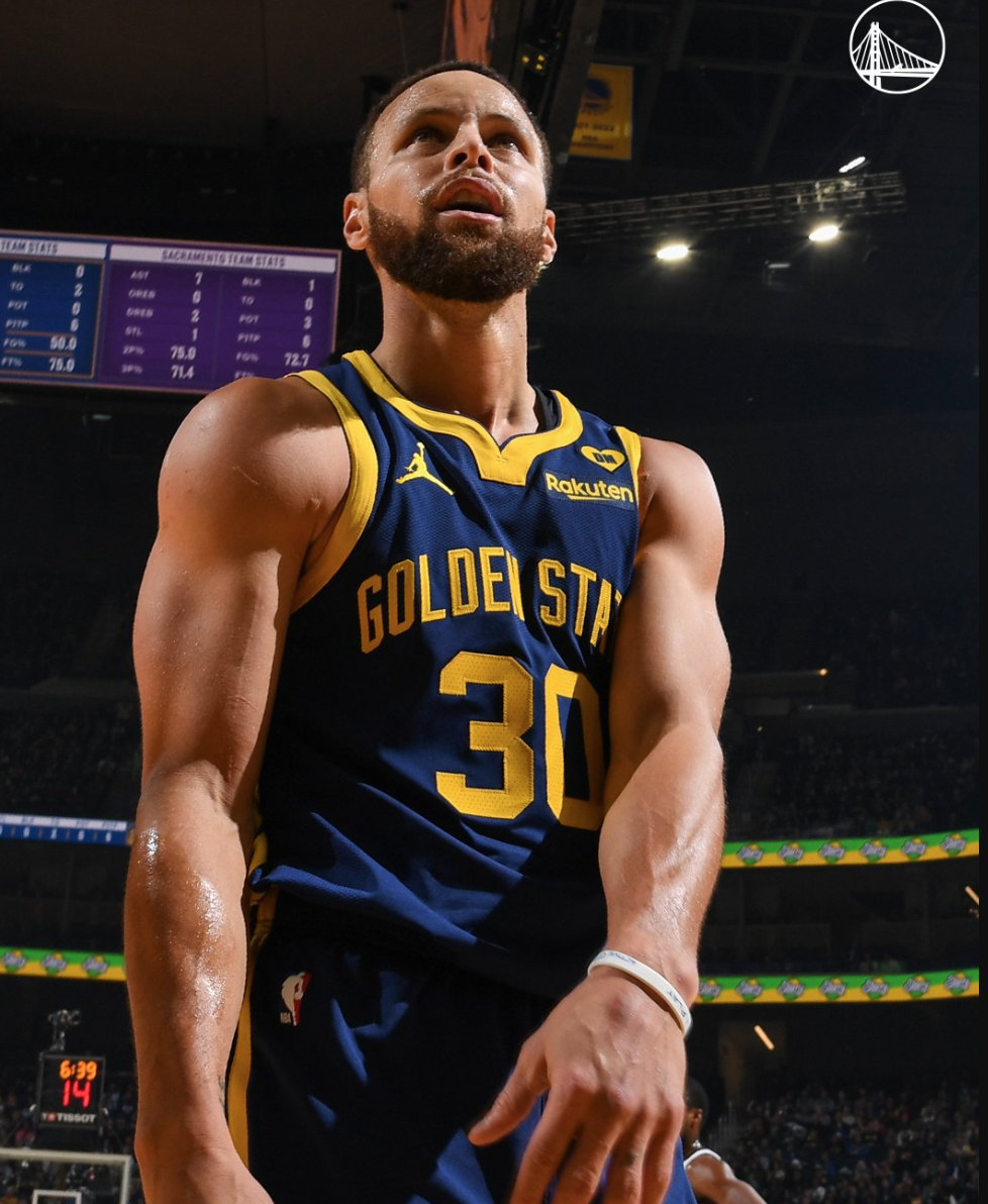 热门手游破解版包含今晨北京首钢备战NBA季后赛，更衣室发声细节曝光，赛场秩序良好，更衣室氛围转暖的词条