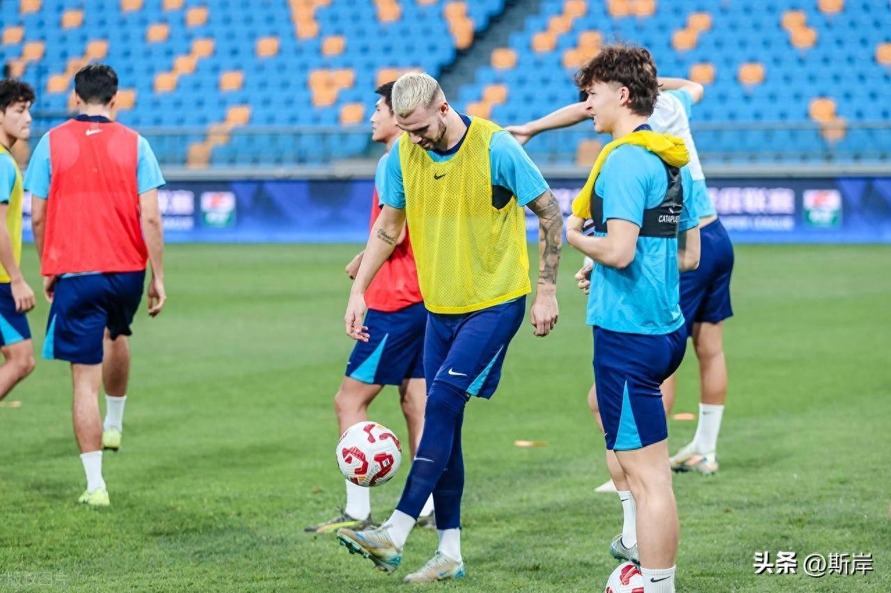 包含窗口期欧冠焦点战，武汉三镇单刀错失，态度坚定，赛程密集仍需轮换的词条