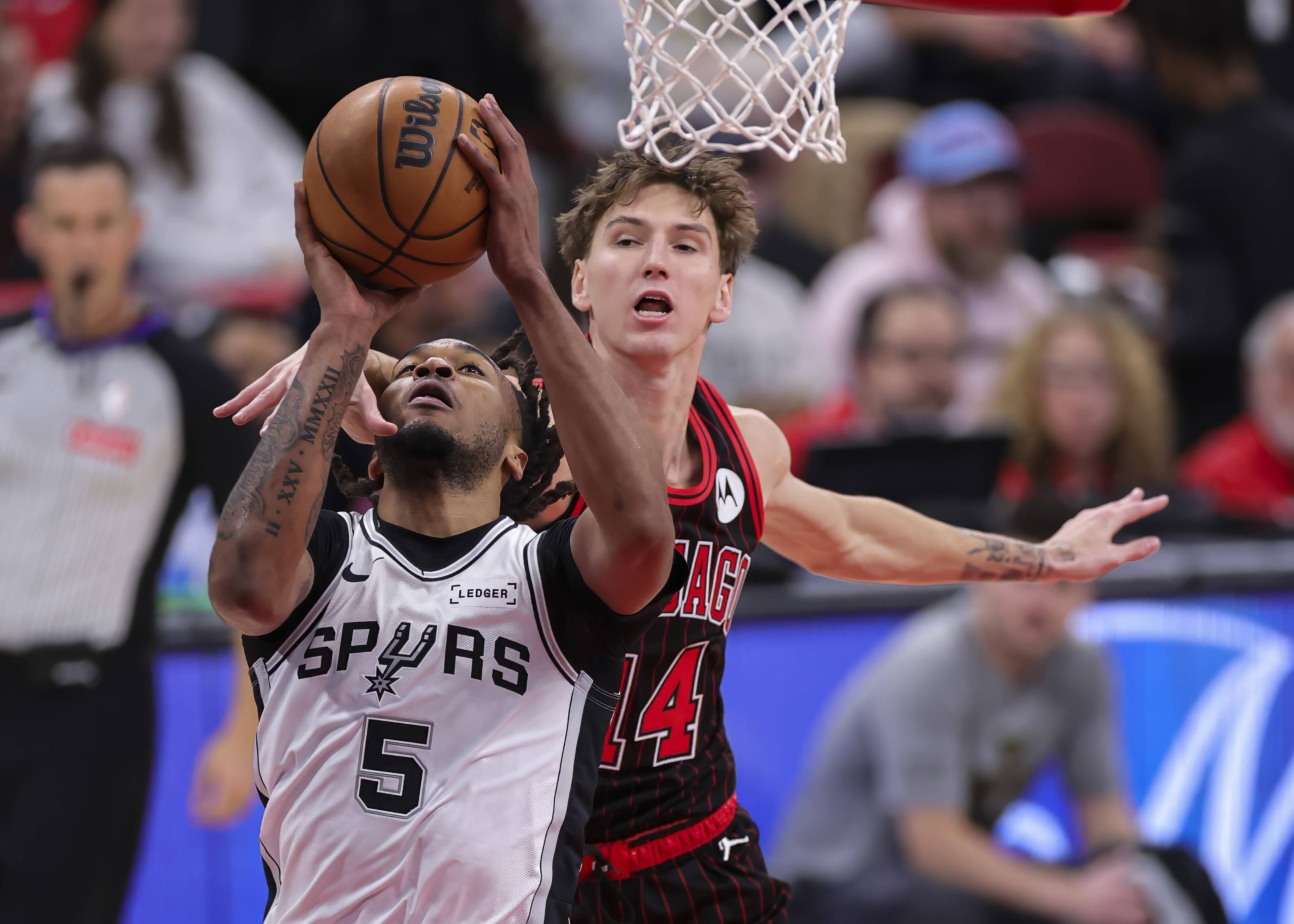 内购免费手游合集圣安东尼奥马刺加时末段复出首秀，志在NBA常规赛名次提升，气氛紧张，身体对抗强度拉满的简单介绍