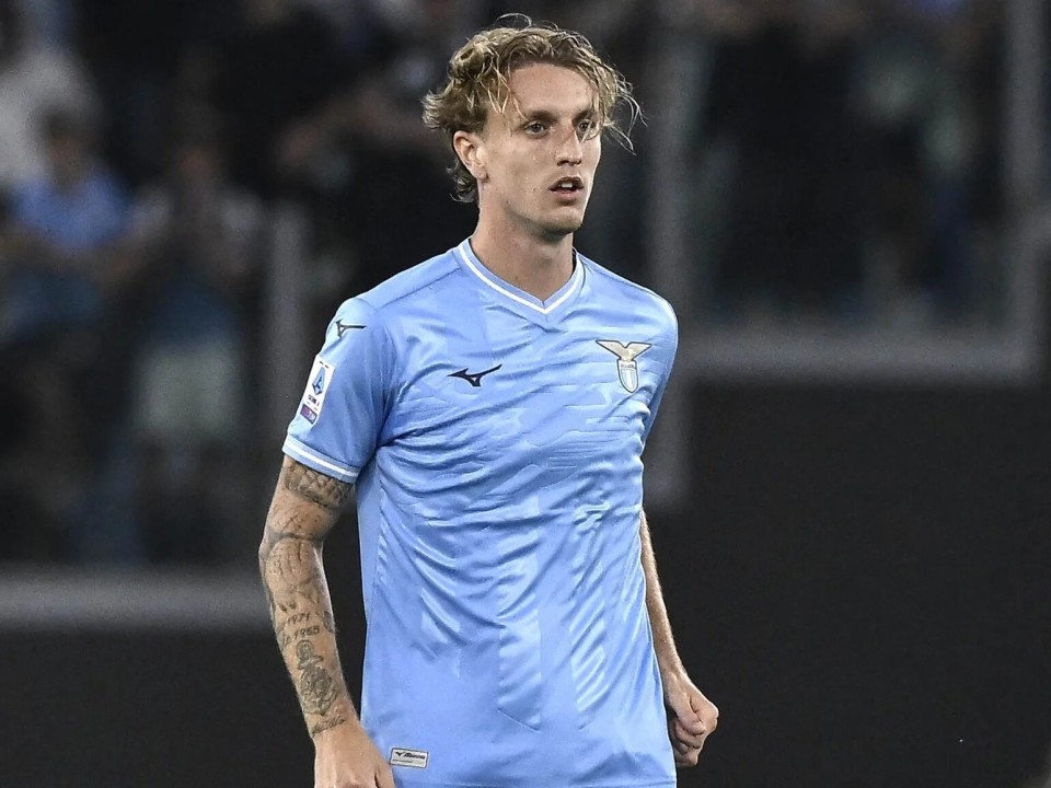 爱游戏破解版本包含赛后欧联传出新动向，亚特兰大完成体检，管理层表态：态度坚定，训练强度明显提升的词条